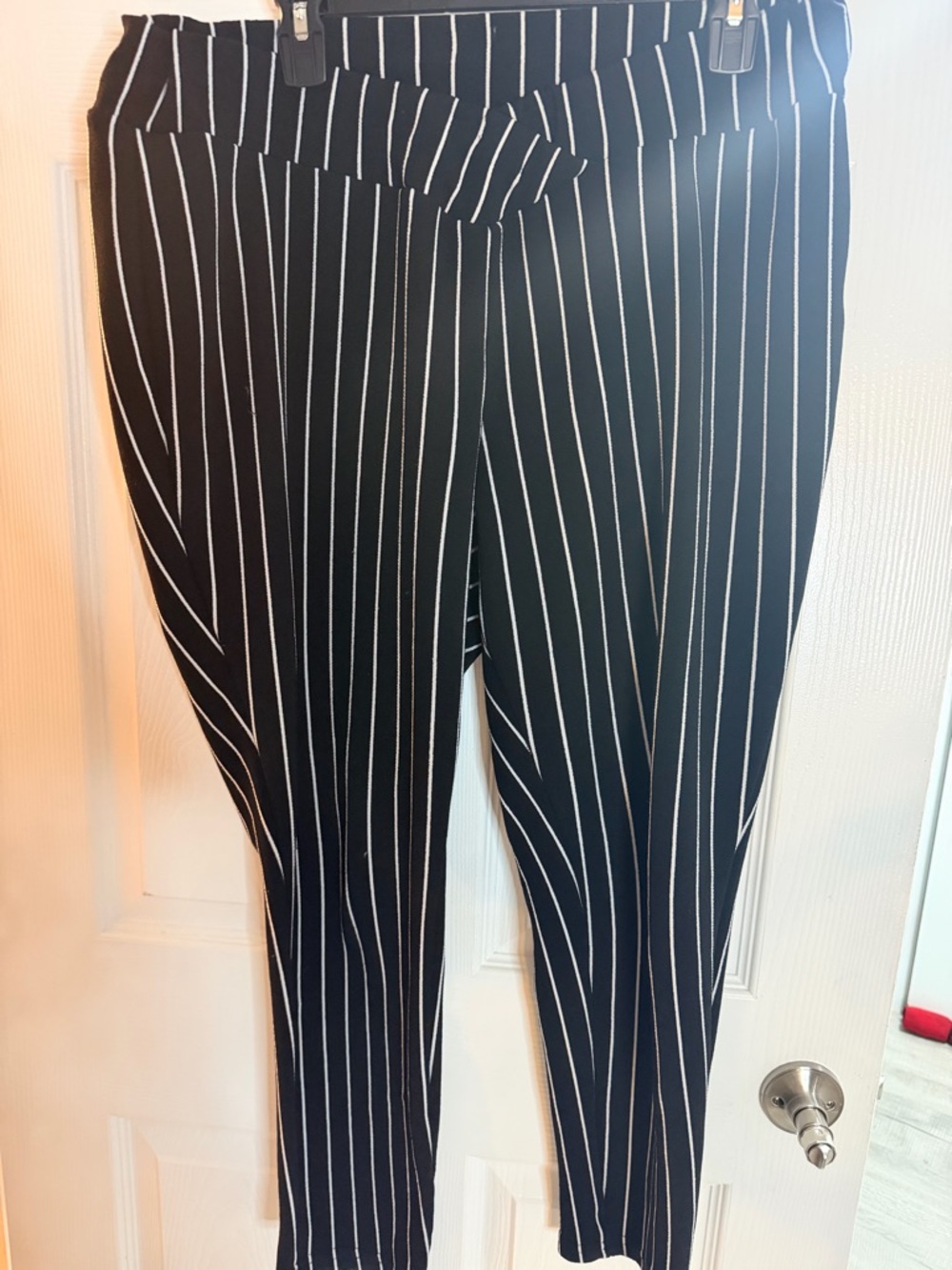 Black & White Pinstripe Women’s Tapered Pants V Waist Office Soft Stretchy